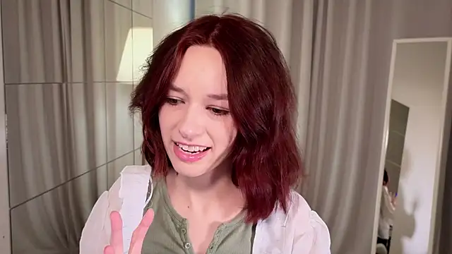 Snapshot of VivianLy_ chatting on March 2025 07:57:01 AM VivianLy online show from March 2025 07:57:01 AM