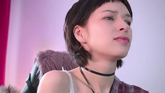 VivianLy  online show from March 2026 11:01:02 AM