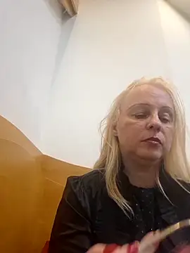 martachatte online show from April 2026 05:49:01 PM