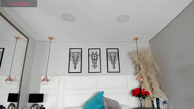 Rebeca jones online show from November 2025 12:15:01 PM