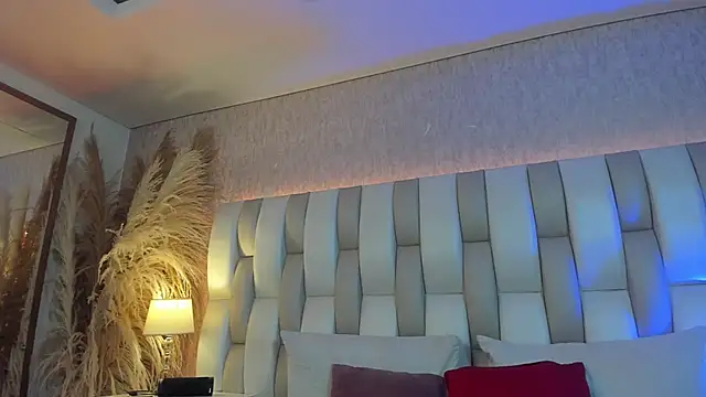 Rebeca jones online show from March 2026 12:05:02 PM