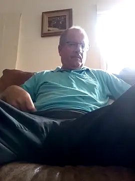 Snapshot of stiffandlubed@xh chatting on December 2024 11:25:01 PM stiffandlubedxh online show from December 2024 11:25:01 PM