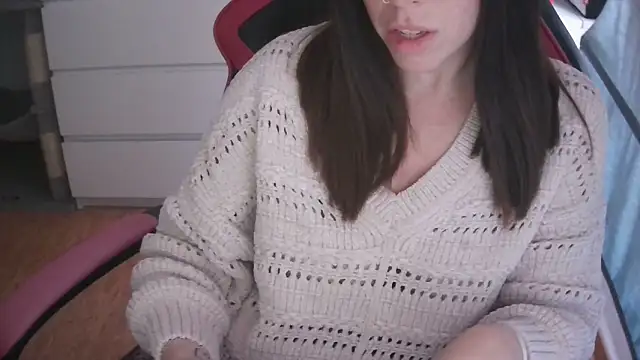 LunaGuerraxx online show from April 2026 01:23:01 PM