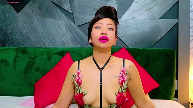 ElyaQuinn online show from February 2025 01:11:01 PM