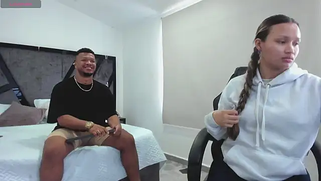 AnnieAndStefan online show from October 2025 12:38:02 PM