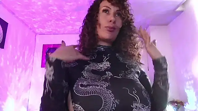 Snapshot of chanell_tattoo chatting on January 2025 02:46:01 PM chanell tattoo online show from January 2025 02:46:01 PM