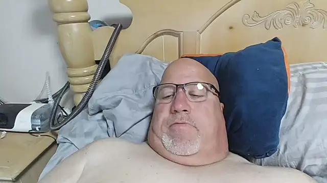 Bigbear0563 online show from April 2026 04:37:02 PM