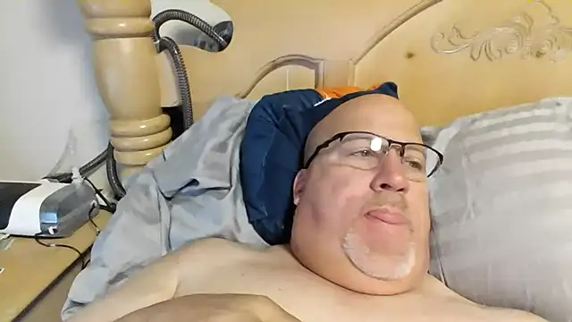 Bigbear0563 online show from April 2026 03:35:02 PM