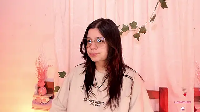 Mey moon online show from February 2025 05:17:02 PM