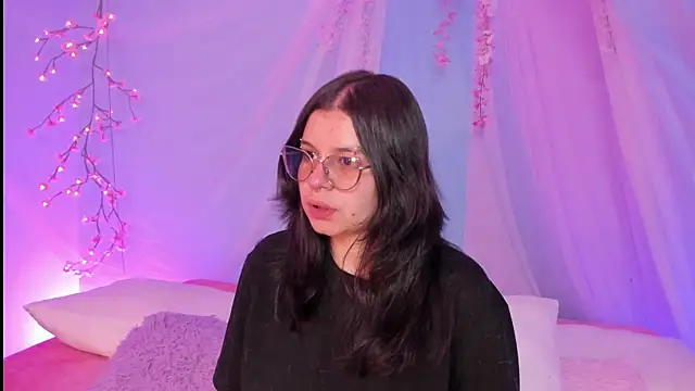 Snapshot of Mey_moon chatting on July 2026 03:55:01 AM Mey moon online show from July 2026 03:55:01 AM
