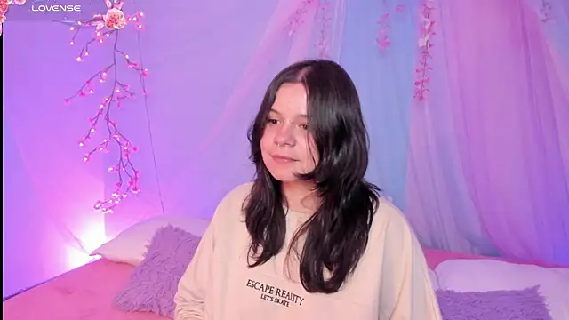 Snapshot of Mey_moon chatting on July 2026 01:58:01 AM Mey moon online show from July 2026 01:58:01 AM