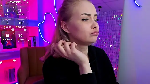 StephanieSweety online show from April 2026 07:12:02 PM