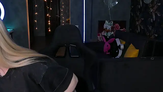 Blckmirrorr online show from November 2025 12:45:02 PM