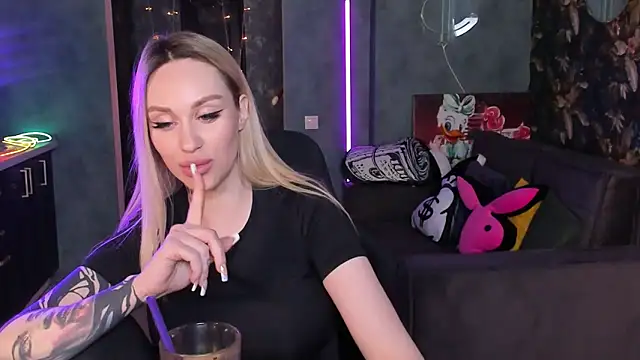 Blckmirrorr online show from April 2026 11:43:02 PM