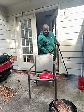 Snapshot of africandickxxl chatting on November 2025 05:20:01 PM africandickxxl online show from November 2025 05:20:01 PM