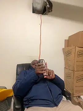 Snapshot of africandickxxl chatting on November 2025 03:40:01 PM africandickxxl online show from November 2025 03:40:01 PM