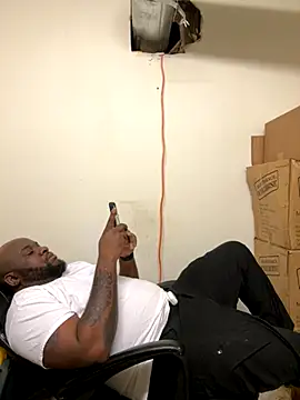 Snapshot of africandickxxl chatting on November 2025 01:22:01 PM africandickxxl online show from November 2025 01:22:01 PM