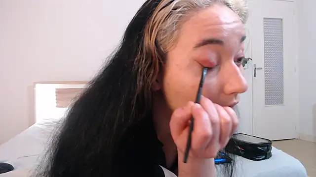 Crystal-dreamt online show from March 2025 08:16:02 AM