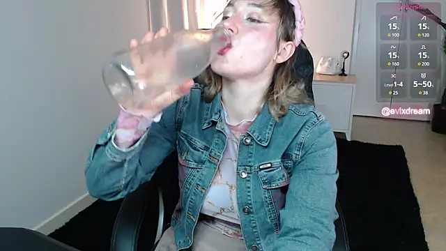 Crystal-dreamt online show from April 2026 02:53:01 PM