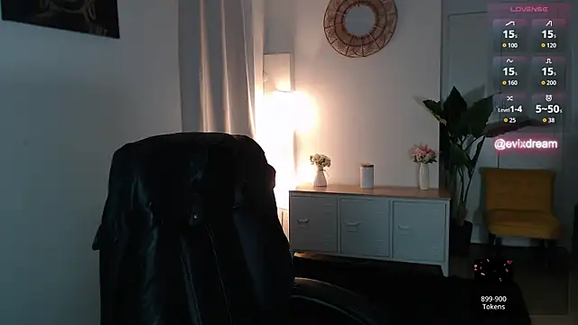 Crystal-dreamt online show from May 2026 09:14:01 AM