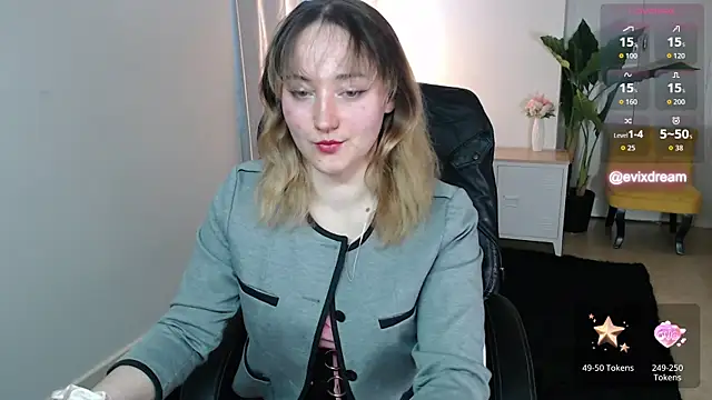Crystal-dreamt online show from May 2026 09:03:02 AM