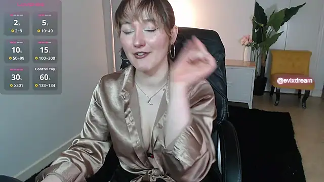 Crystal-dreamt online show from May 2026 01:30:01 PM