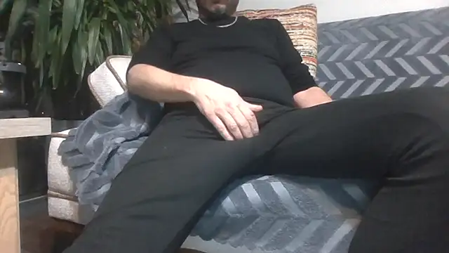 reslerkek31 online show from March 2026 09:32:01 PM