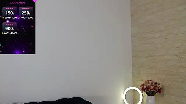 Snapshot of Kailynn_Moenn chatting on December 2024 10:30:01 PM Kailynn Moenn online show from December 2024 10:30:01 PM