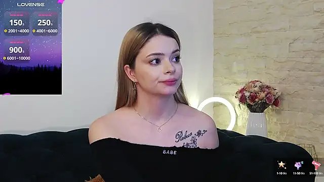 Snapshot of Kailynn_Moenn chatting on December 2024 09:00:02 PM Kailynn Moenn online show from December 2024 09:00:02 PM