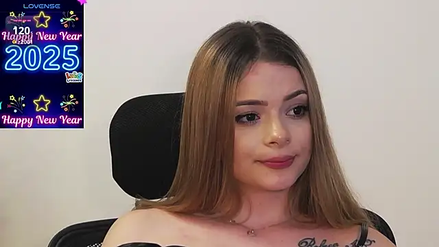 Snapshot of Kailynn_Moenn chatting on January 2025 08:57:01 PM Kailynn Moenn online show from January 2025 08:57:01 PM