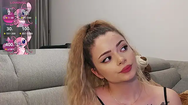 Snapshot of Kailynn_Moenn chatting on February 2025 01:11:02 AM Kailynn Moenn online show from February 2025 01:11:02 AM