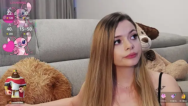 Snapshot of Kailynn_Moenn chatting on March 2025 04:57:02 AM Kailynn Moenn online show from March 2025 04:57:02 AM