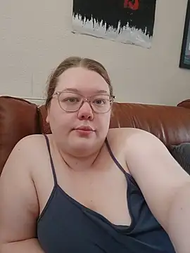 Snapshot of Sexycurvyemilyy chatting on July 2026 01:36:01 PM Sexycurvyemilyy online show from July 2026 01:36:01 PM
