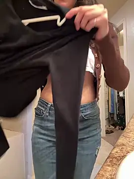 Natur4lBeautyb33 online show from November 2025 10:43:01 PM