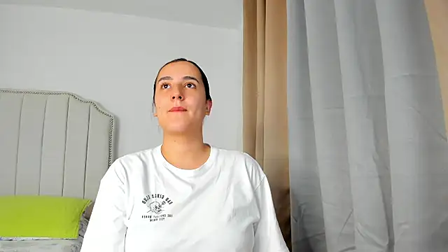 Hanna86 online show from March 2026 07:52:01 PM