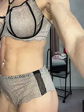 Snapshot of Milf_Tea chatting on February 2025 04:14:02 AM Milf Tea online show from February 2025 04:14:02 AM