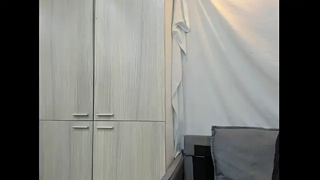 Mhelanny2 online show from December 2025 08:58:01 PM