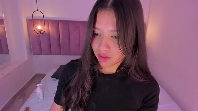 luisah  online show from February 2025 07:58:02 PM