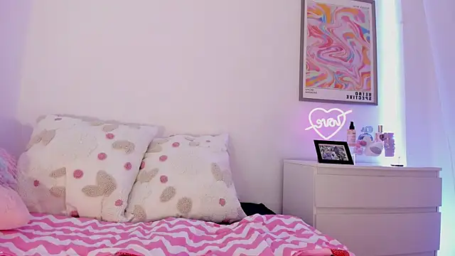 Snapshot of _viioletweekend_ chatting on February 2025 09:04:02 PM viioletweekend online show from February 2025 09:04:02 PM