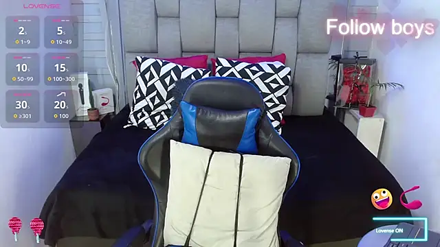 evelin zaens online show from November 2025 04:11:02 AM