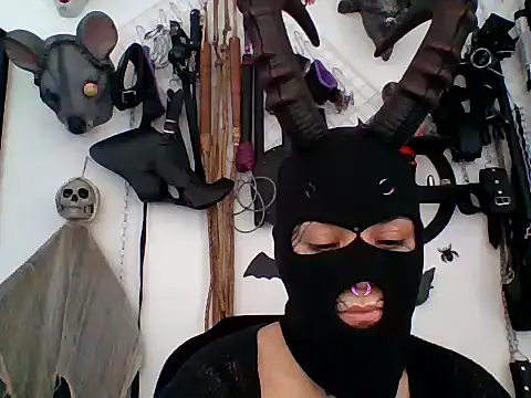Snapshot of FeticheMacabre chatting on April 2026 04:40:02 PM FeticheMacabre online show from April 2026 04:40:02 PM