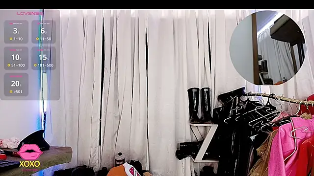 Snapshot of LatexDevil_Blondie chatting on April 2026 05:59:02 PM LatexDevil Blondie online show from April 2026 05:59:02 PM