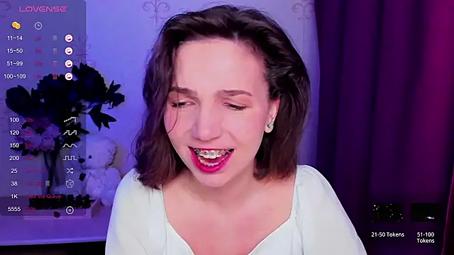 KindHazelHere  online show from February 2026 10:32:01 PM