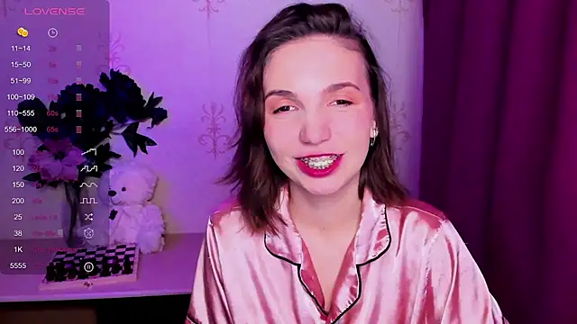 KindHazelHere  online show from March 2026 10:36:01 PM