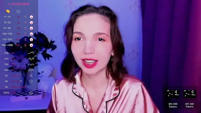 KindHazelHere  online show from April 2026 01:01:02 AM