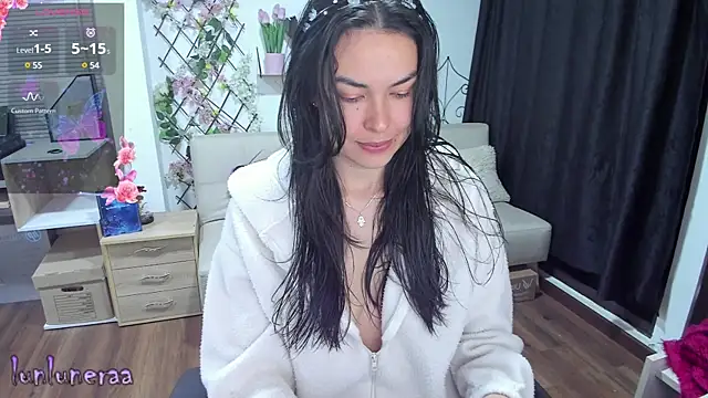 Lunlunera online show from February 2025 06:56:02 AM