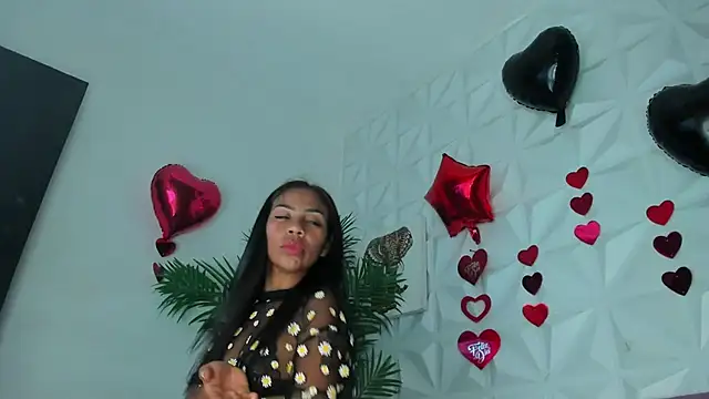 Snapshot of Hellen_Sky chatting on April 2026 07:05:01 PM Hellen Sky online show from April 2026 07:05:01 PM