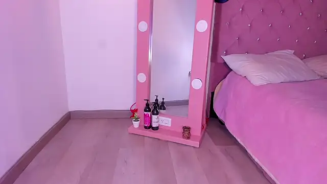 Snapshot of isa_red_hair chatting on February 2025 05:08:01 AM isa red hair online show from February 2025 05:08:01 AM