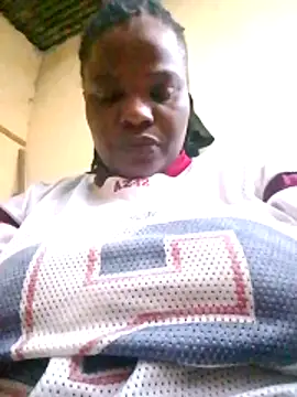 Snapshot of pretty-donna chatting on May 2026 07:48:01 AM pretty-donna online show from May 2026 07:48:01 AM