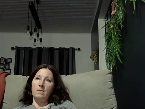 feline27 online show from November 2025 10:12:01 PM